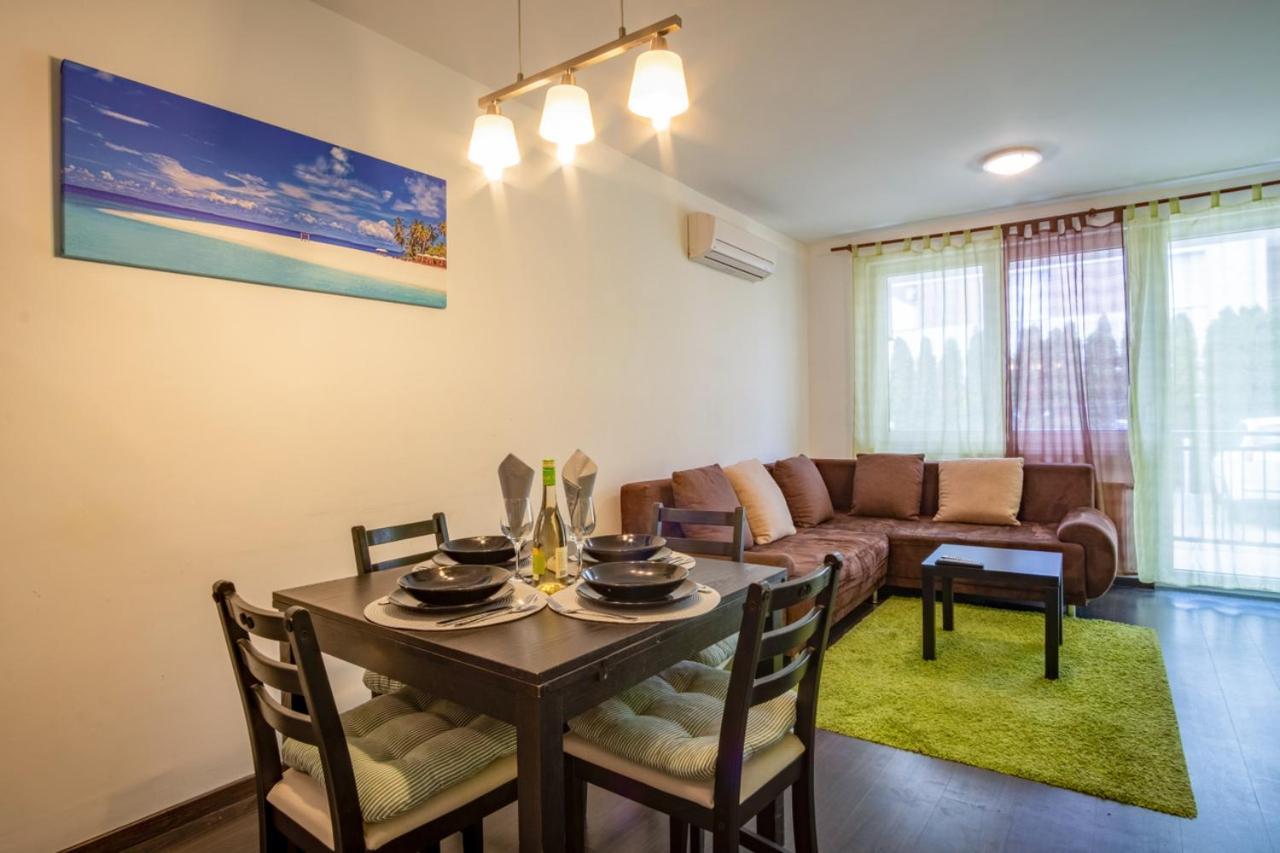 Myflat Siofok Beach Apartment מראה חיצוני תמונה