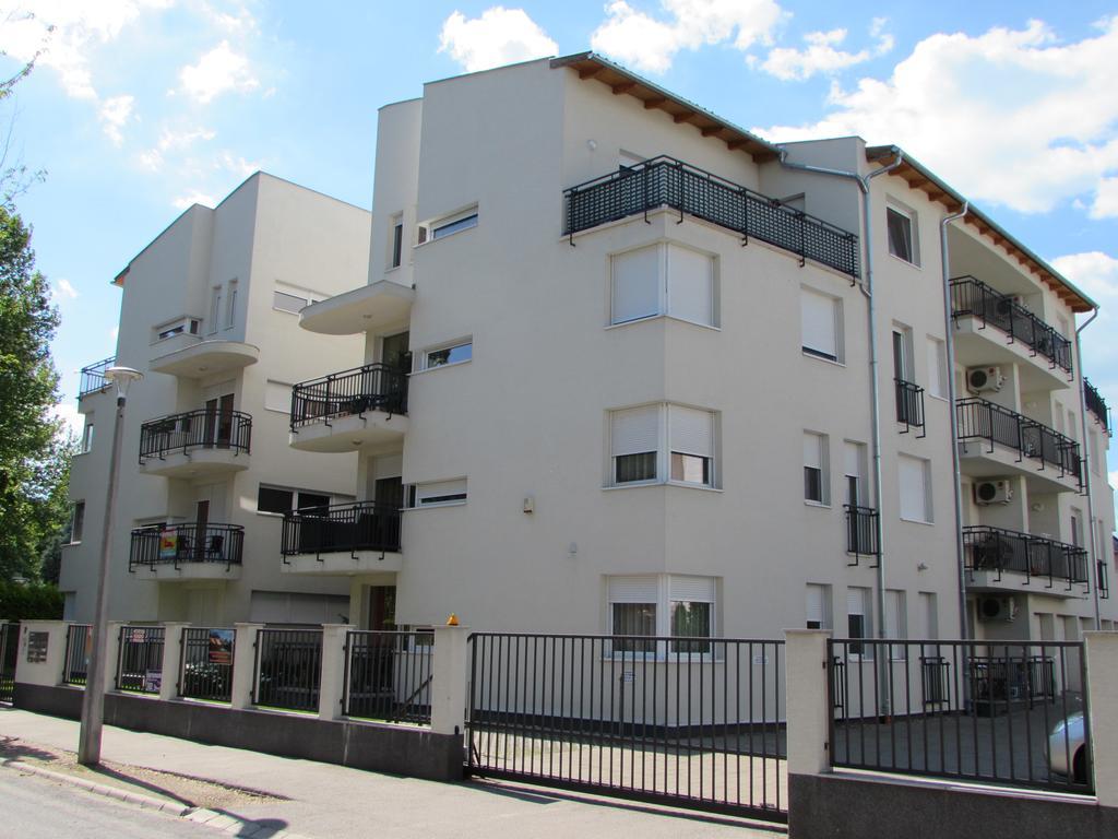 Myflat Siofok Beach Apartment מראה חיצוני תמונה