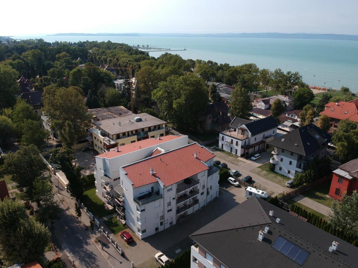 Myflat Siofok Beach Apartment מראה חיצוני תמונה